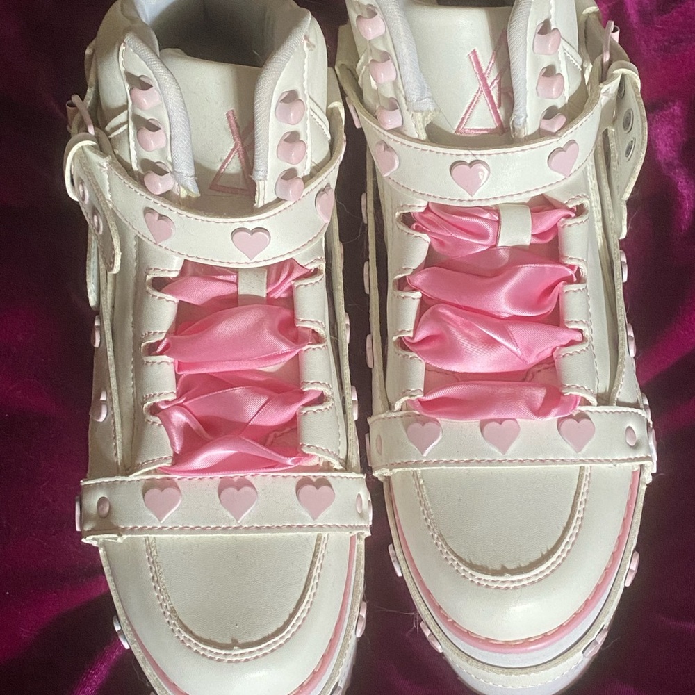 YRU Qozmo pink heart bondage platforms size 9 - Picture 2 of 4